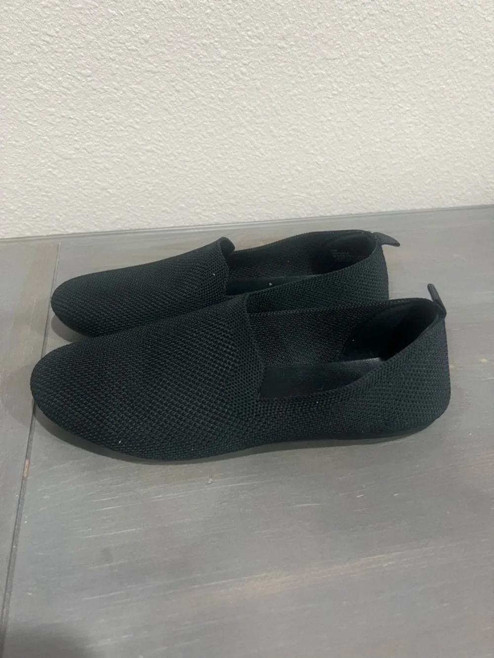 MIA sleek black